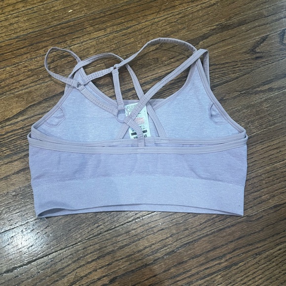 Gymshark lilac Strappy Sports Bra size small - Picture 2 of 3